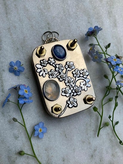 FloraLock™ Micro Press — Preserve Fragile Flowers Easily