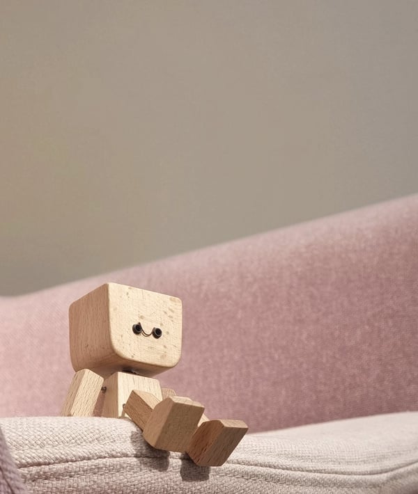 JoyTwig™ – Bring Your Mood to Life with Cheerful Wooden Motion