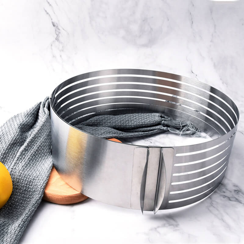 SliceMaster™ — Slice Cakes with Pinpoint Precision and Ease