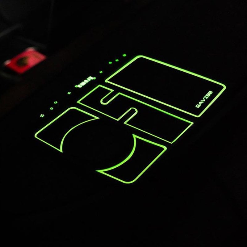 GripMatic™ – Ensures your phone stays secure, preventing sliding and distractions while Driving