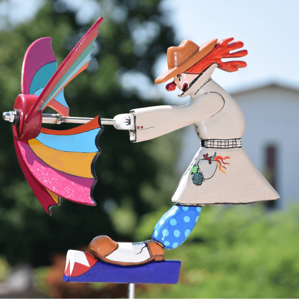 BreezeBird™ — Turn Your Garden into a Colorful Bird Catcher with Fascinating Spins