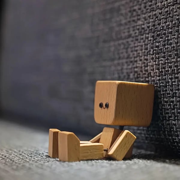 JoyTwig™ – Bring Your Mood to Life with Cheerful Wooden Motion