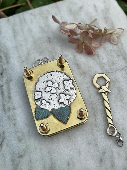 FloraLock™ Micro Press — Preserve Fragile Flowers Easily