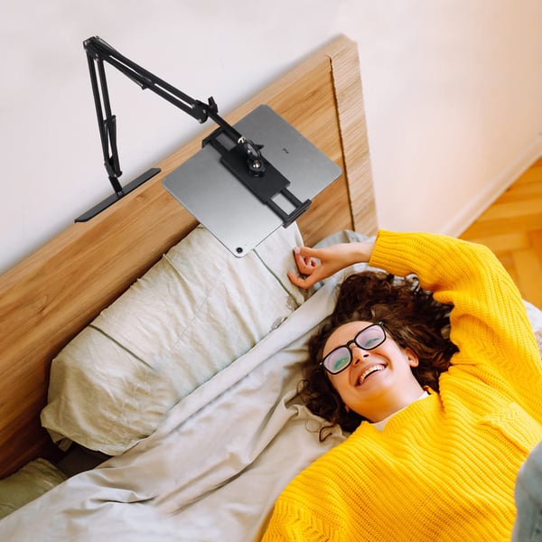 Phone and tablet holder – endless flexibility for your comfort