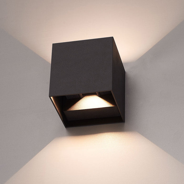 SmartCube™ - Intelligent wall light